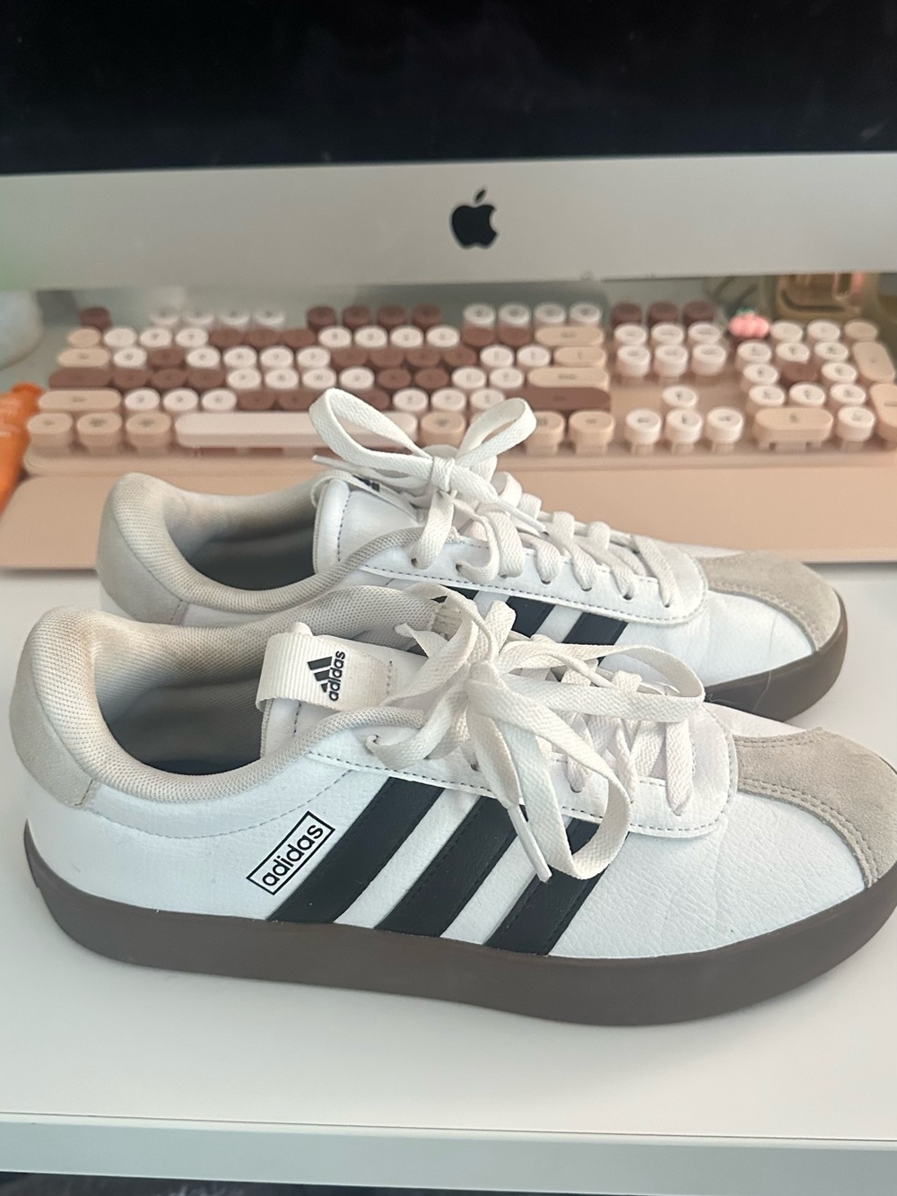 Adidas White Black Gum Sole Sneakers Women’s Size 8